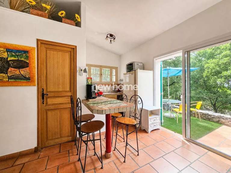 Maison Flayosc - 5 chambres - 206m²