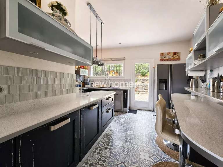 Maison Flayosc - 5 chambres - 206m²