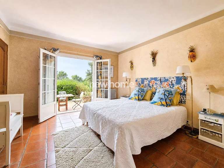 Maison Flayosc - 5 chambres - 206m²