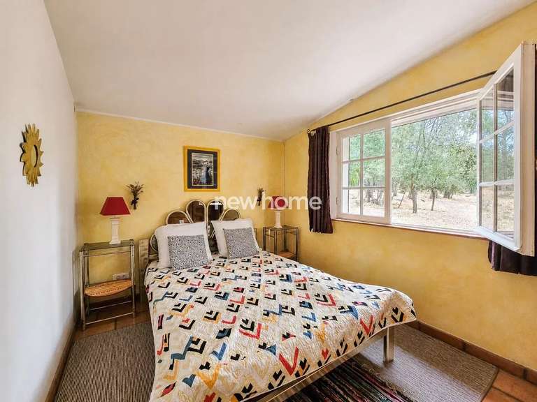 Maison Flayosc - 5 chambres - 206m²
