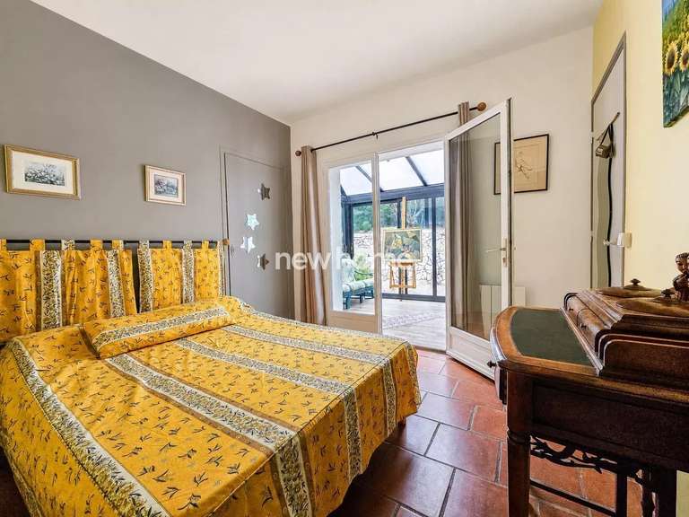 Maison Flayosc - 5 chambres - 206m²