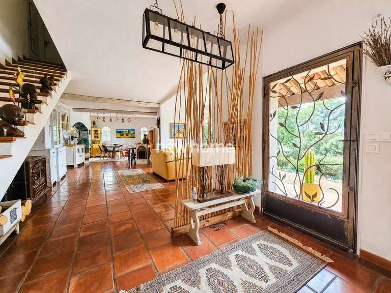 Maison Flayosc - 5 chambres - 206m²