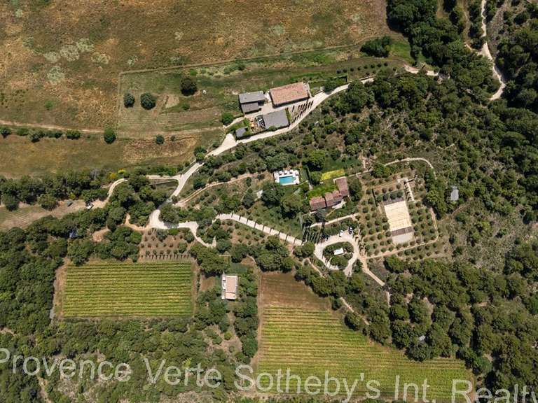 Property Flayosc - 600m²