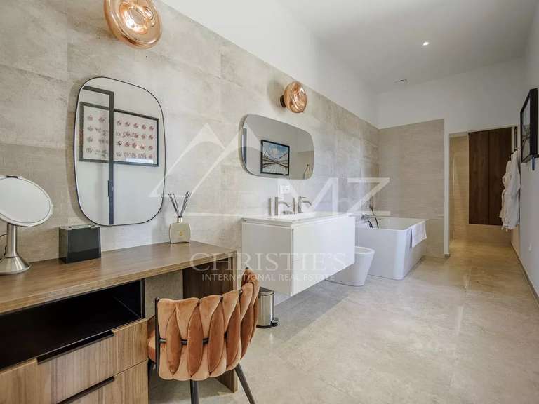 Propriété Flayosc - 5 chambres - 350m²