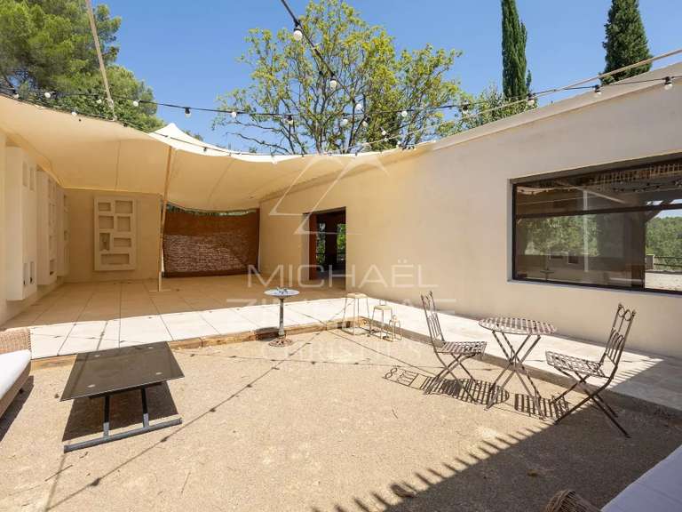 Propriété Flayosc - 5 chambres - 350m²