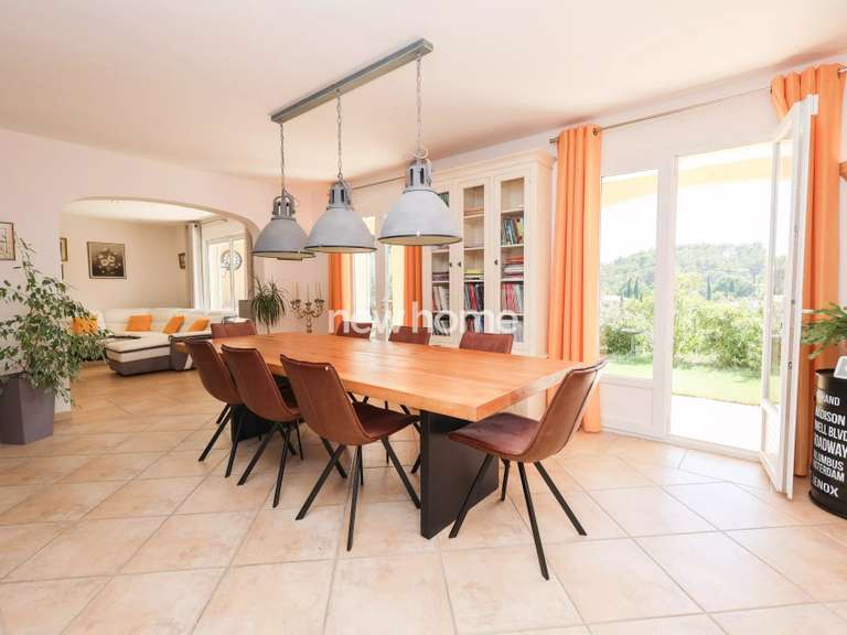 Villa Flayosc - 4 bedrooms - 205m²