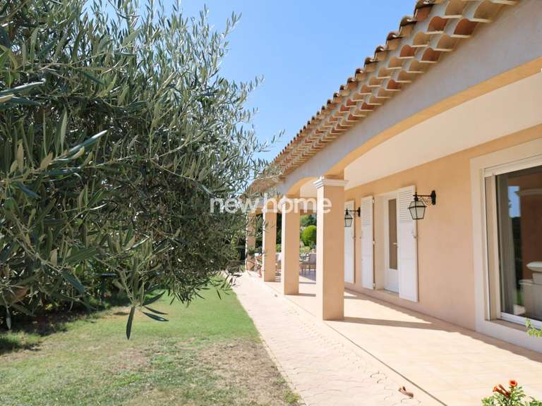 Villa Flayosc - 4 bedrooms - 205m²