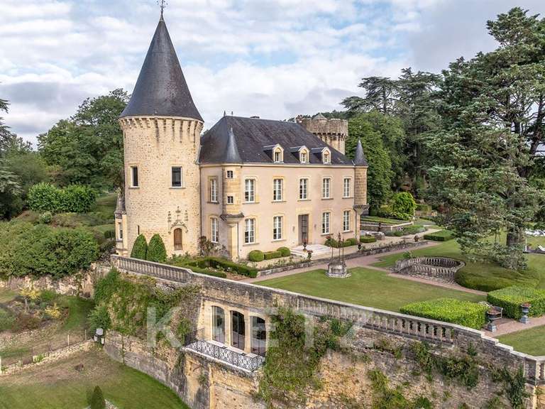 Château Fleurac - 23 chambres - 2700m²