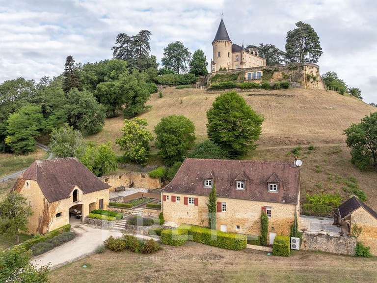 Château Fleurac - 23 chambres - 2700m²