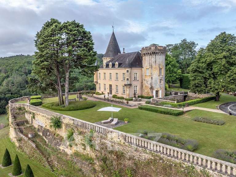 Château Fleurac - 23 chambres - 2700m²