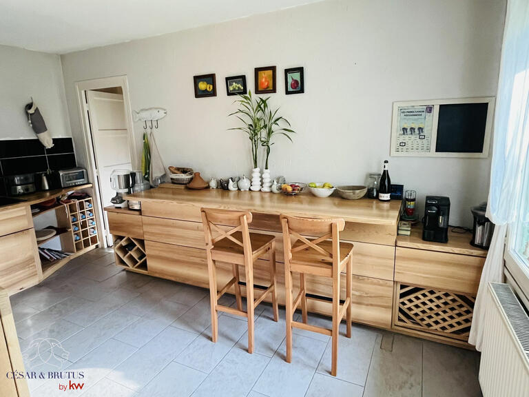 Villa Fleurieu-sur-Saône - 5 chambres - 228m²
