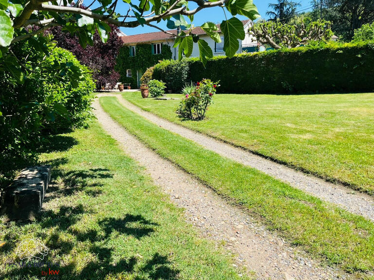 Villa Fleurieu-sur-Saône - 5 chambres - 228m²