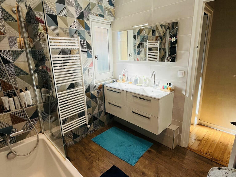 Villa Fleurieu-sur-Saône - 5 chambres - 228m²