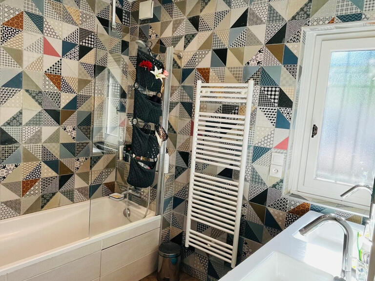 Villa Fleurieu-sur-Saône - 5 chambres - 228m²