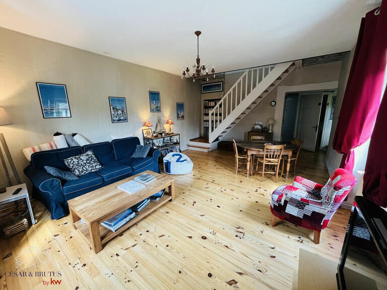 Villa Fleurieu-sur-Saône - 5 chambres - 228m²