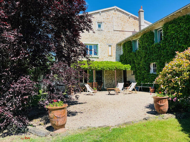 Villa Fleurieu-sur-Saône - 5 chambres - 228m²