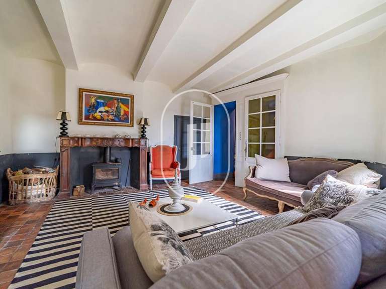 Maison Fons-sur-Lussan - 5 chambres - 224m²