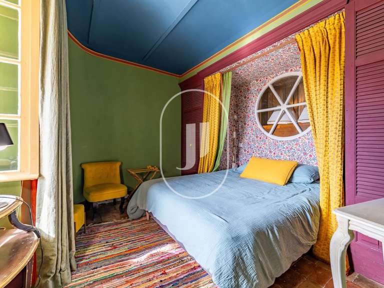 Maison Fons-sur-Lussan - 5 chambres - 224m²