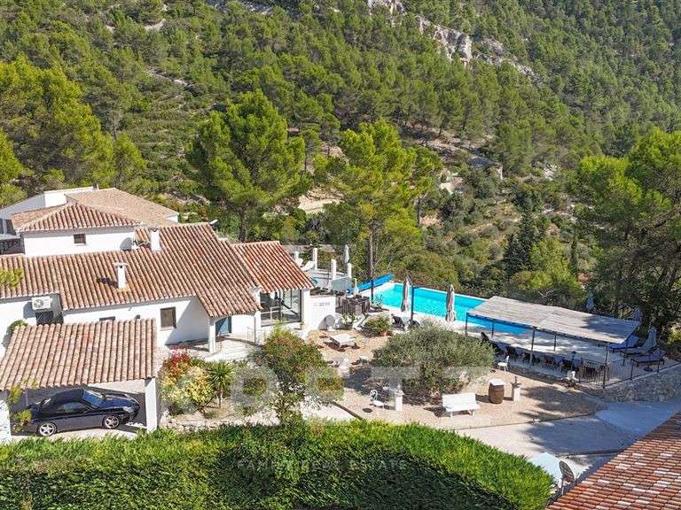 Maison Fontaine-de-Vaucluse - 14 chambres - 420m²