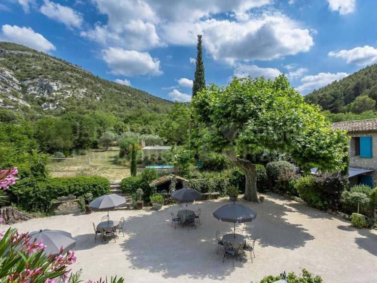 Maison Fontaine-de-Vaucluse - 5 chambres - 405m²
