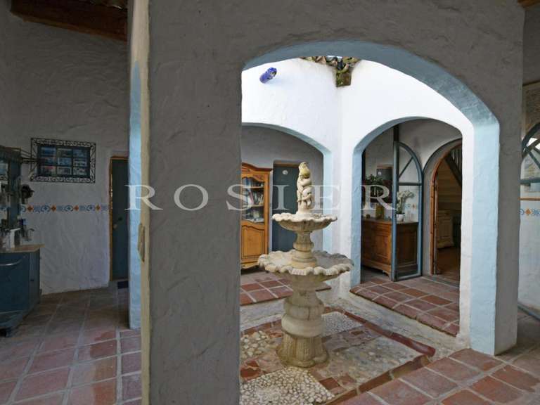 Villa Fontaine-de-Vaucluse - 15 chambres - 386m²