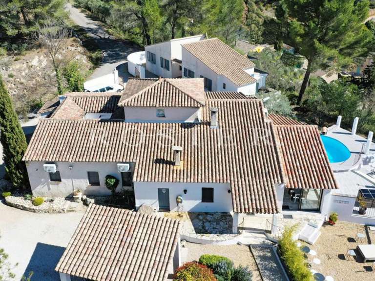 Villa Fontaine-de-Vaucluse - 15 chambres - 386m²