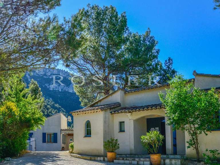 Villa Fontaine-de-Vaucluse - 15 chambres - 386m²