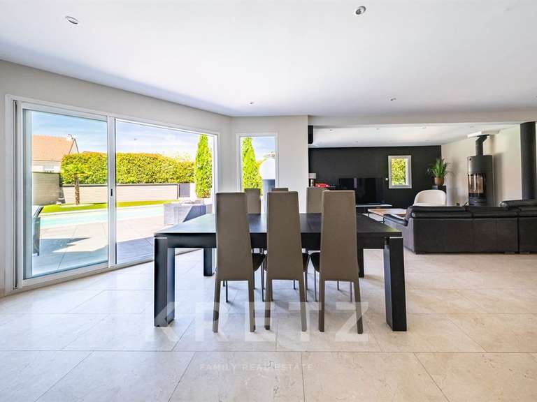 House Fontaine-lès-Dijon - 5 bedrooms - 300m²