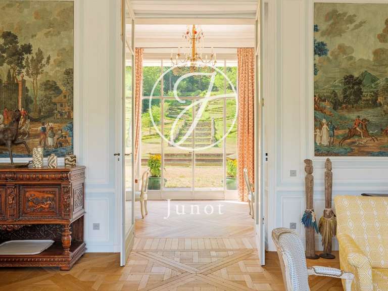 Château Fontainebleau - 15 chambres - 900m²