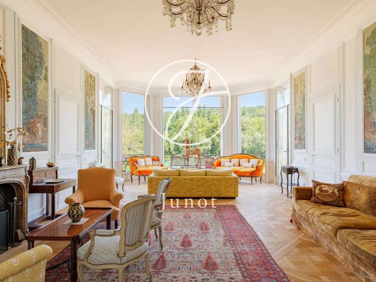 Château Fontainebleau - 15 chambres - 900m²