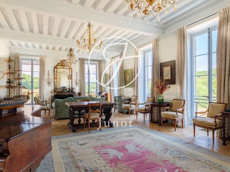 Château Fontainebleau - 15 chambres - 900m²