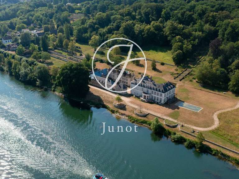Château Fontainebleau - 15 chambres - 900m²