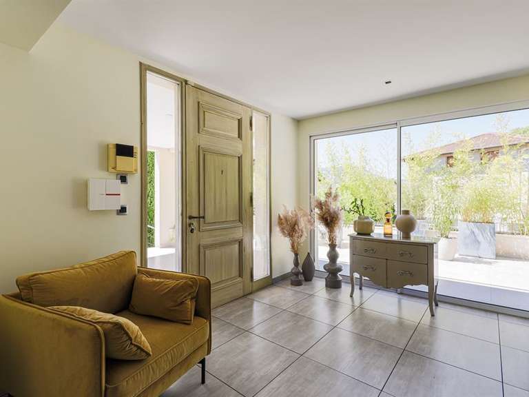 Maison Fontanil-Cornillon - 4 chambres - 204m²
