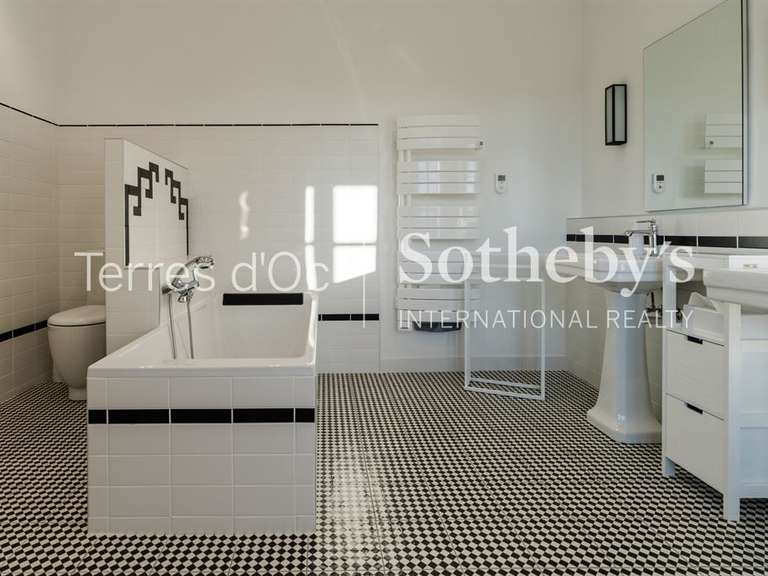 Maison Fontcouverte - 5 chambres - 353m²