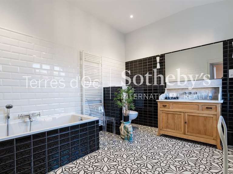Maison Fontcouverte - 5 chambres - 353m²