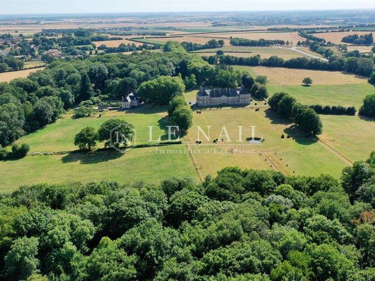 Château Fontenay-le-Comte - 6 chambres - 600m²