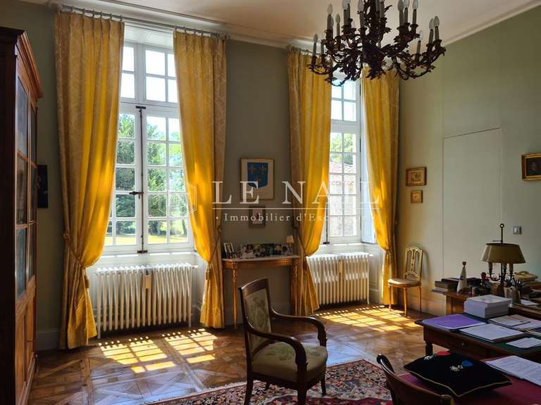 Château Fontenay-le-Comte - 6 chambres - 600m²
