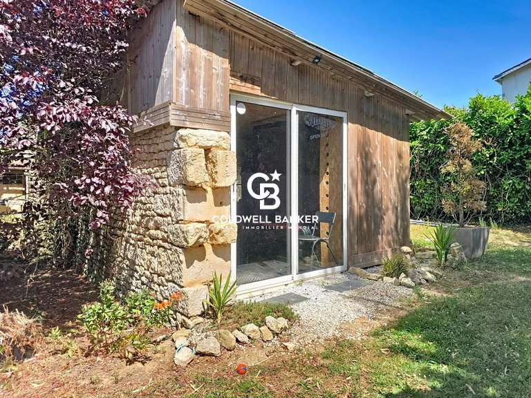 Maison Fontenay-le-Comte - 4 chambres - 250m²