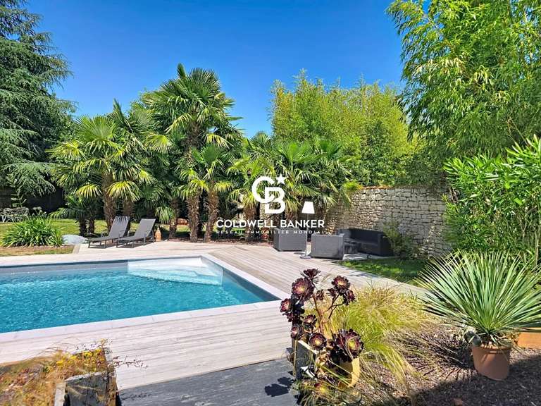 Maison Fontenay-le-Comte - 4 chambres - 250m²