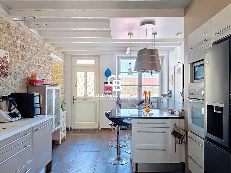 Maison Fontenay-le-Comte - 3 chambres - 259m²
