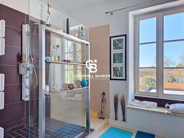 Maison Fontenay-le-Comte - 3 chambres - 259m²