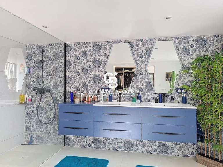 Maison Fontenay-le-Comte - 3 chambres - 259m²