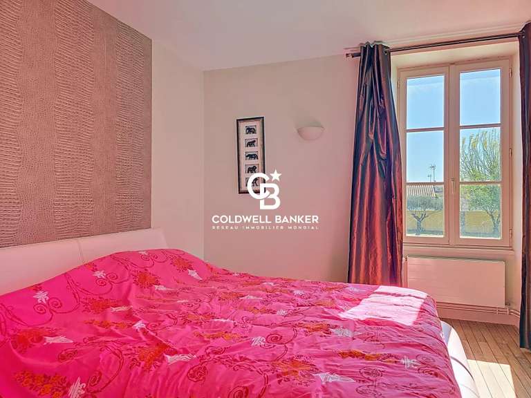 Maison Fontenay-le-Comte - 3 chambres - 259m²