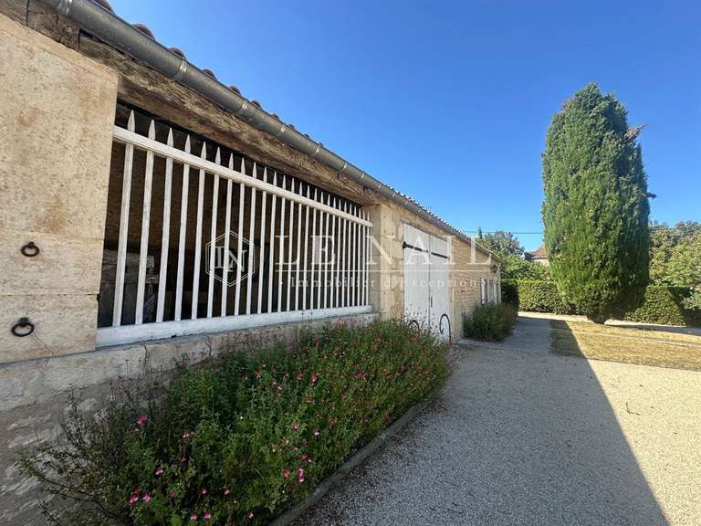 Propriété Fontenay-le-Comte - 7 chambres - 365m²