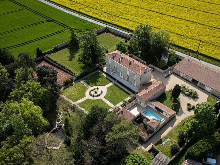 Propriété Fontenay-le-Comte - 7 chambres - 365m²