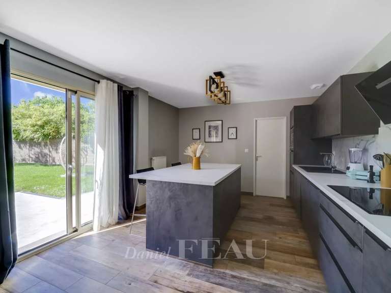 Maison Fontenay-le-Fleury - 4 chambres - 173m²