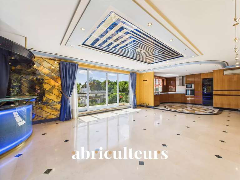 Apartment Fontenay-sous-Bois - 2 bedrooms - 211m²