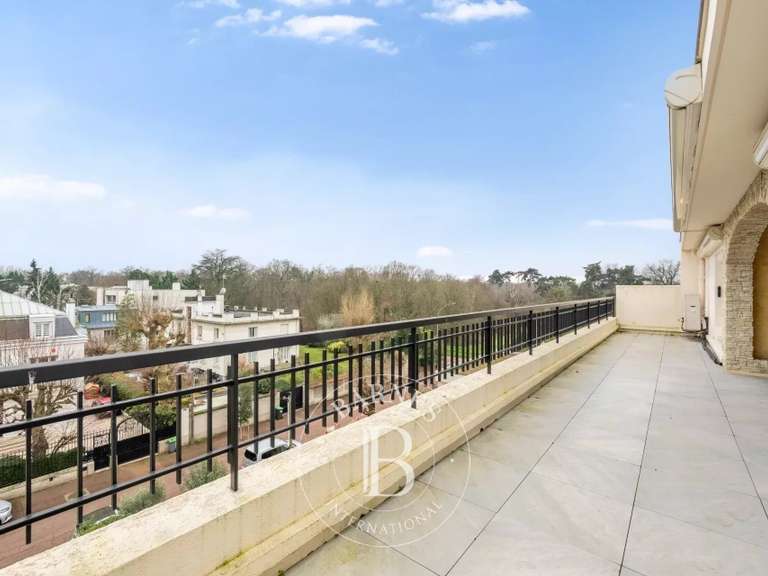 Apartment Fontenay-sous-Bois - 3 bedrooms - 265m²