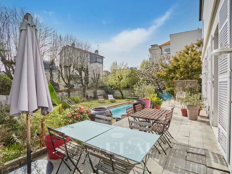 Maison Fontenay-sous-Bois - 6 chambres - 352m²