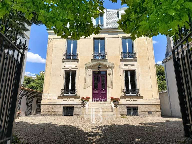 Maison Fontenay-sous-Bois - 5 chambres - 269m²